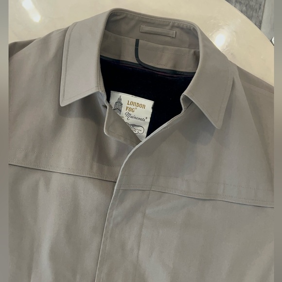 London Fog Main Coat Rain Jacket. - Picture 2 of 14